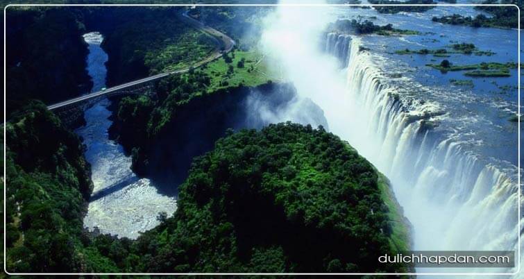kinh nghiệm du lịch nam phi Thác Victoria Nam Phi